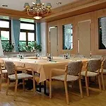 Landgasthof Zur Linde Im Taunus Hotel 3*