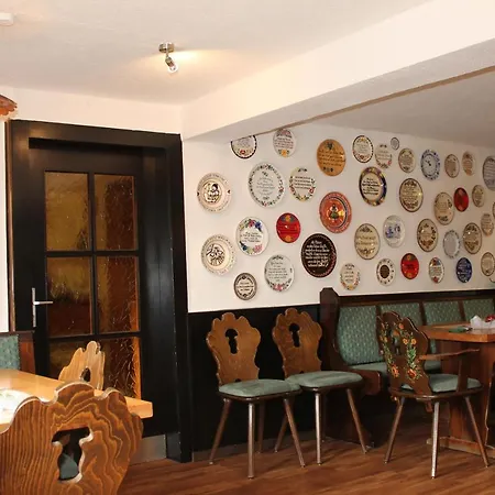 Landgasthof Zur Linde Im Taunus Hotel