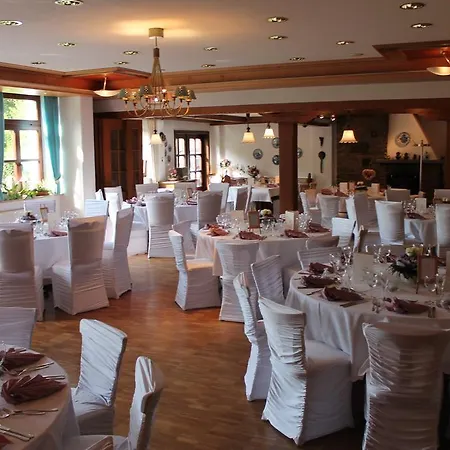 מלון Landgasthof Zur Linde Im Taunus Gemünden