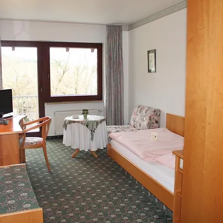 מלון Landgasthof Zur Linde Im Taunus Gemünden