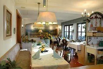 Landgasthof Zur Linde Im Taunus Hotel