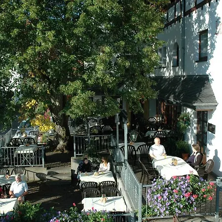 Landgasthof Zur Linde Im Taunus Hotel