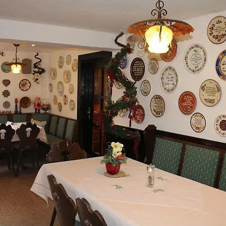 Szálloda Landgasthof Zur Linde Im Taunus 3*