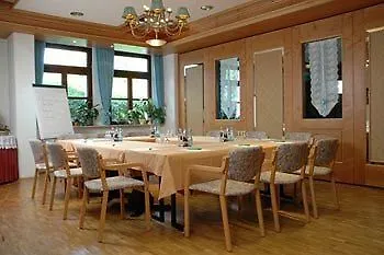 Landgasthof Zur Linde Im Taunus Hotel 3*