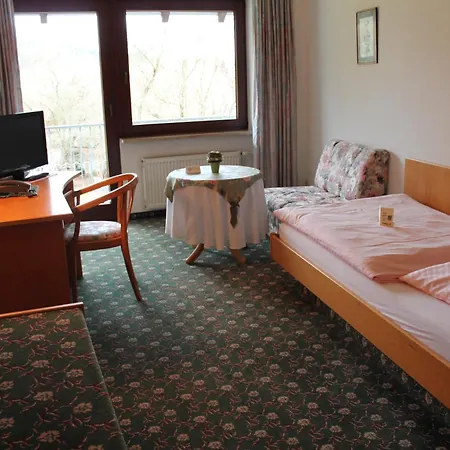 Szálloda Landgasthof Zur Linde Im Taunus 3*